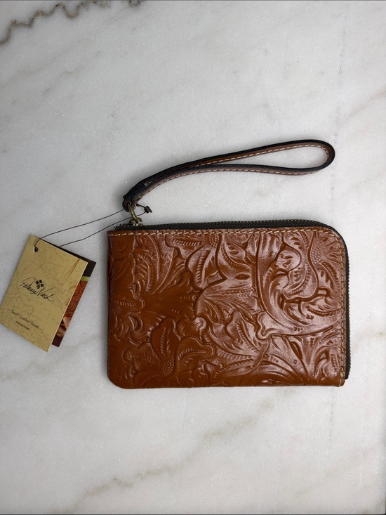 Patricia Nash Handbags - Patricia Nash Cognac Leather Wristlet Wallet